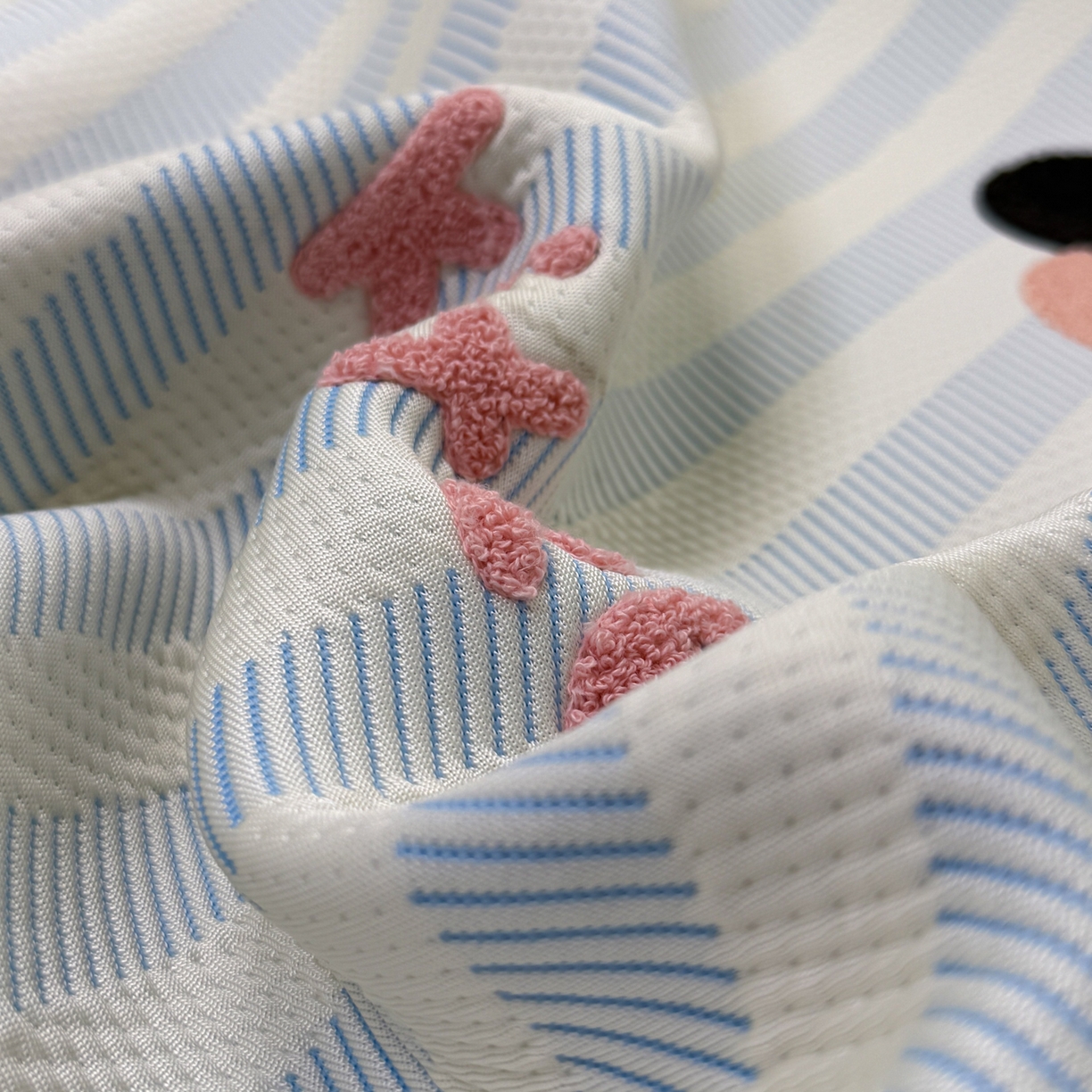 91家纺网 家纺一手货源 找家纺 懒猫家纺 2026新款好运猫毛巾绣PE凉感中分子床席床笠凉席席子 海盐-床席款