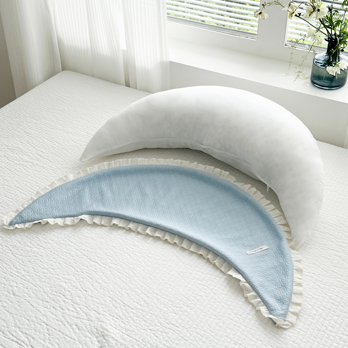 91家纺网 家纺一手货源 找家纺 （总）蔻眠 凉感丝花边款月亮长抱枕夹腿抱枕凉豆豆枕芯多功能枕头