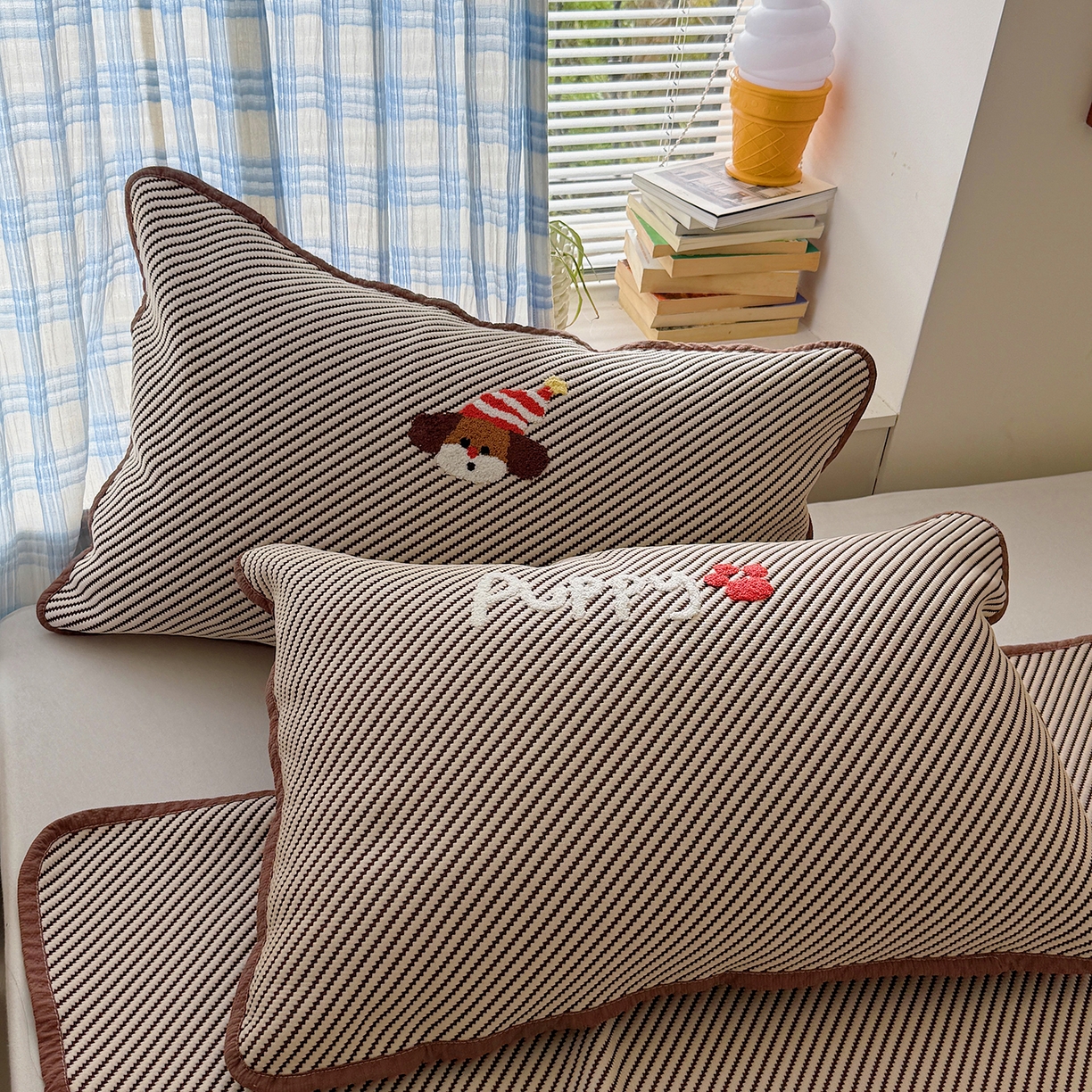 91家纺网 家纺一手货源 找家纺 顾里家纺 2026新款Pe凉感仿冰藤软席凉席三件套 滑板腊肠狗