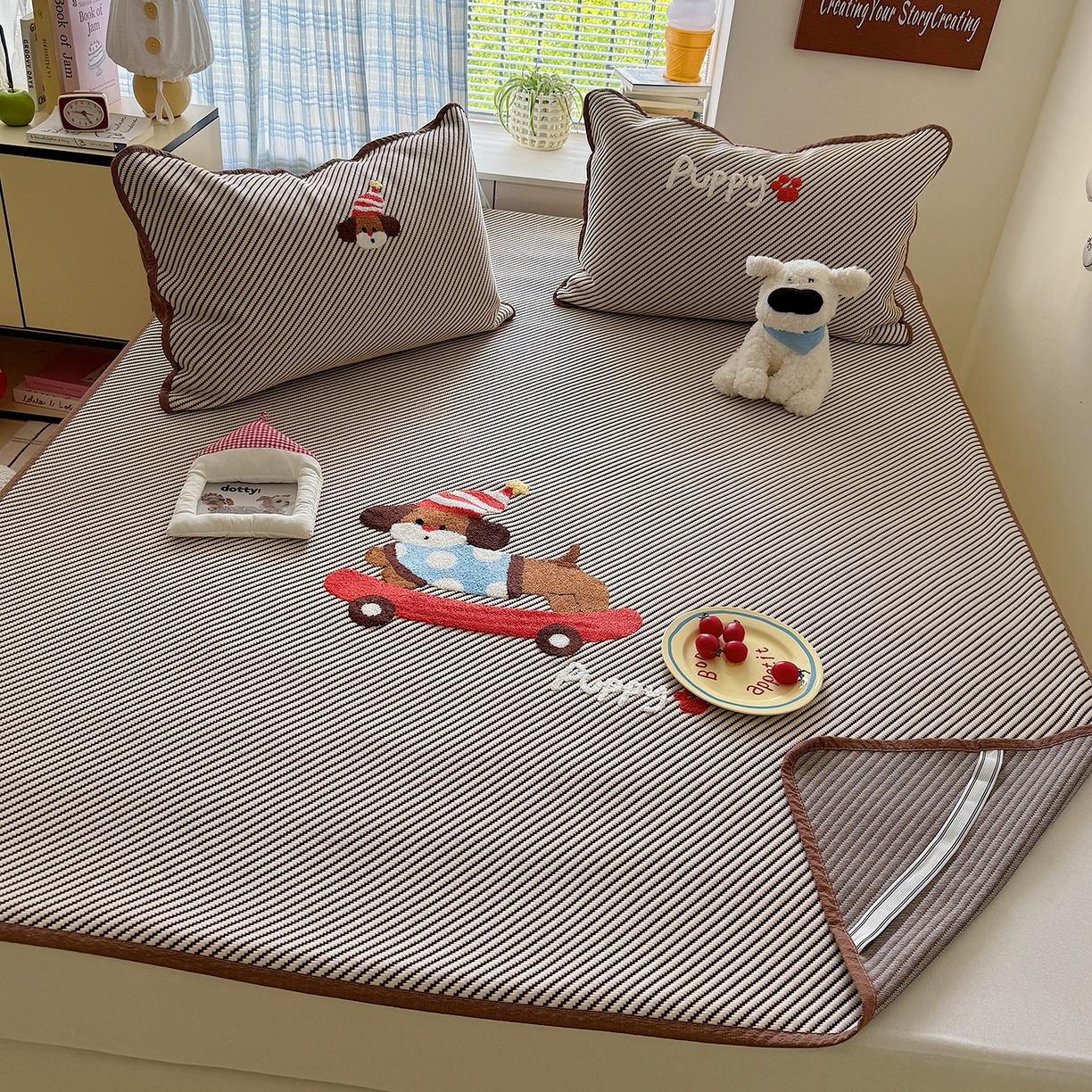 91家纺网 家纺一手货源 找家纺 顾里家纺 2026新款Pe凉感仿冰藤软席凉席三件套 滑板腊肠狗