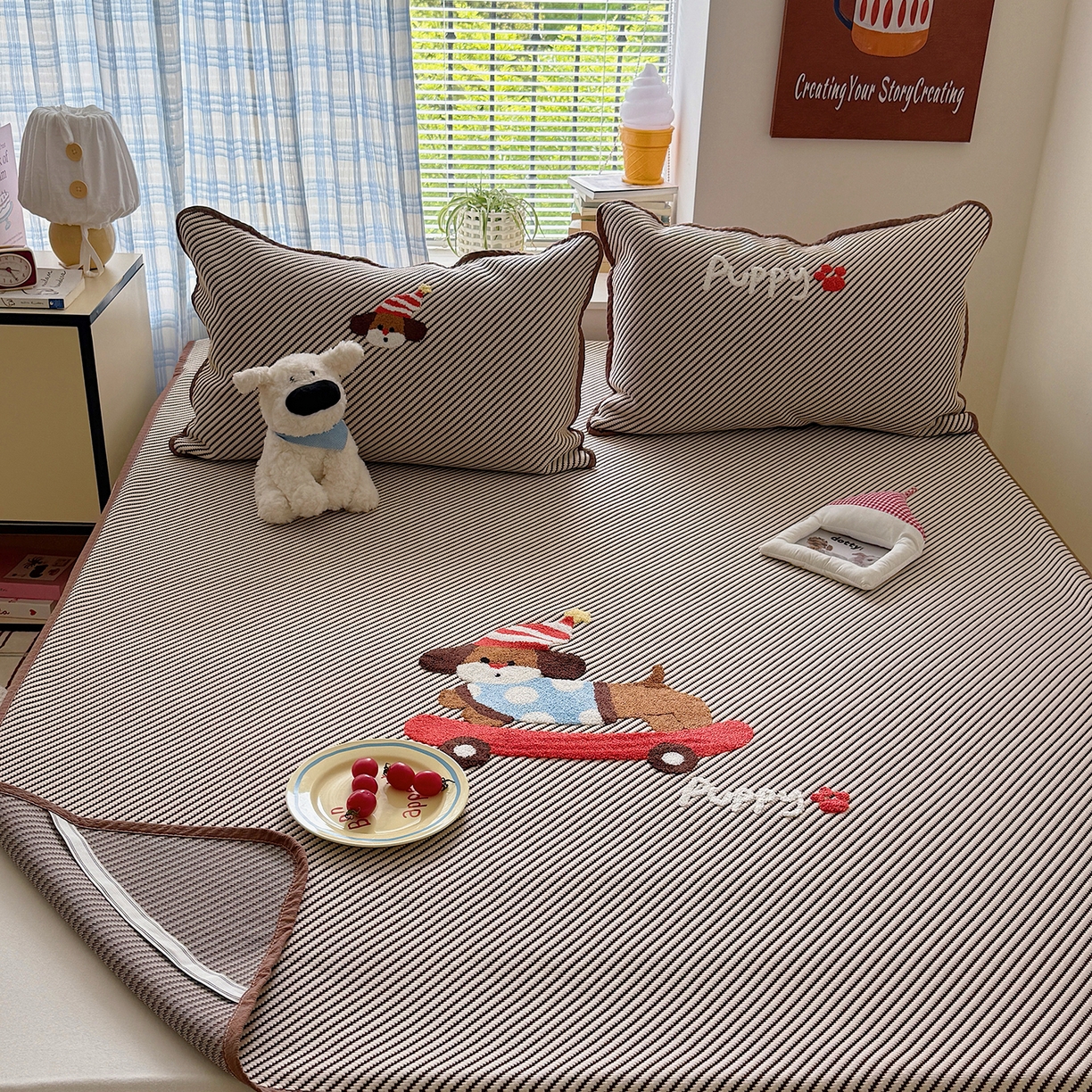 91家纺网 家纺一手货源 找家纺 顾里家纺 2026新款Pe凉感仿冰藤软席凉席三件套 滑板腊肠狗