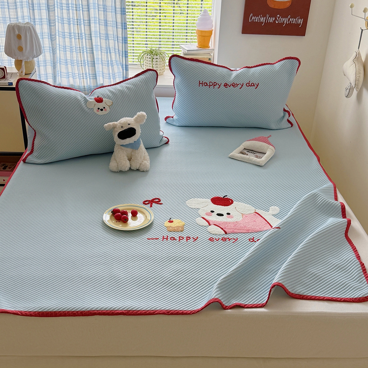 91家纺网 家纺一手货源 找家纺 顾里家纺 2026新款Pe凉感仿冰藤软席凉席三件套 苹果趴熊