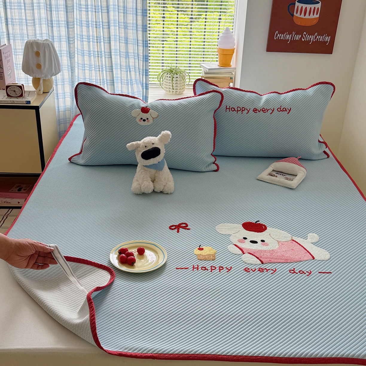 91家纺网 家纺一手货源 找家纺 顾里家纺 2026新款Pe凉感仿冰藤软席凉席三件套 苹果趴熊