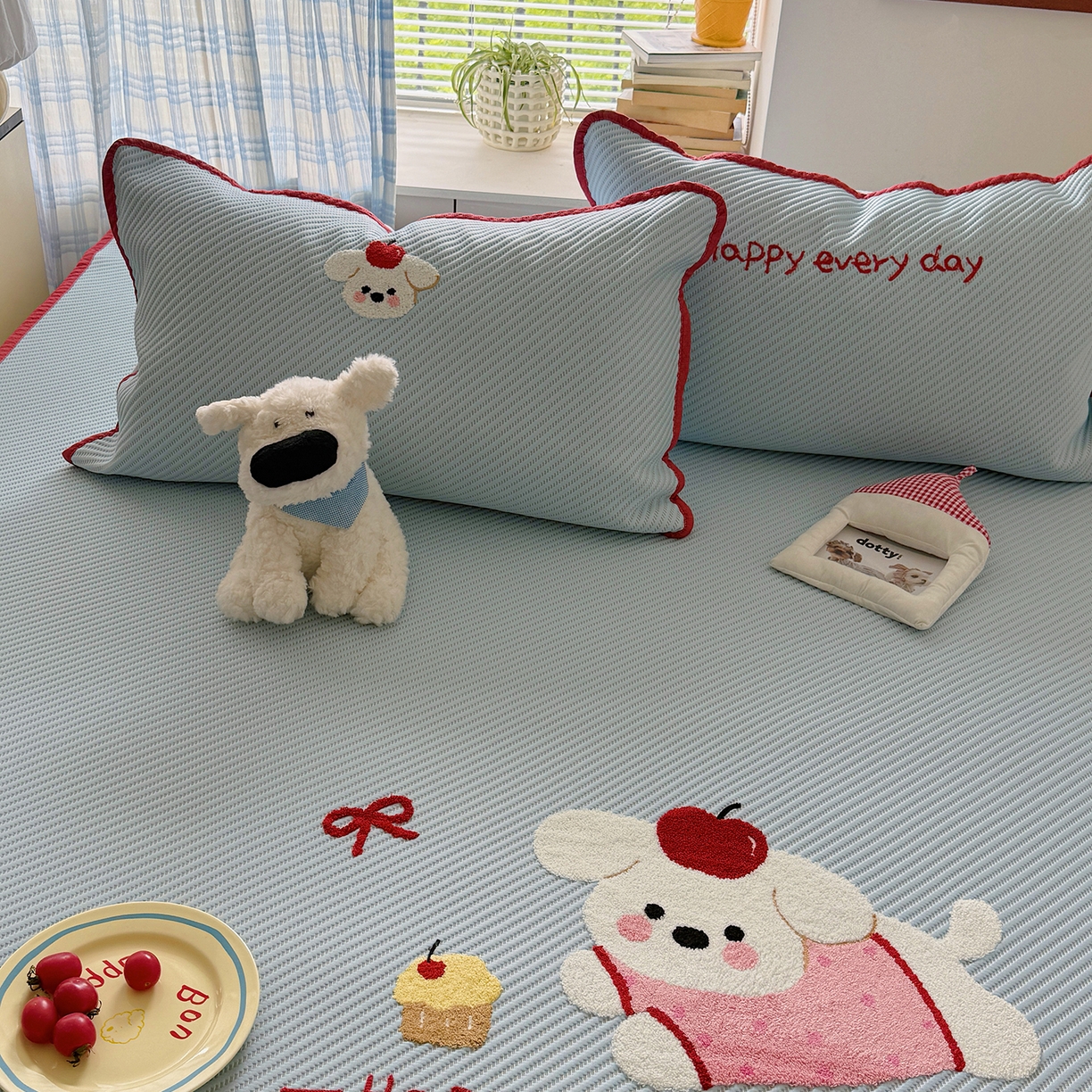 91家纺网 家纺一手货源 找家纺 顾里家纺 2026新款Pe凉感仿冰藤软席凉席三件套 苹果趴熊