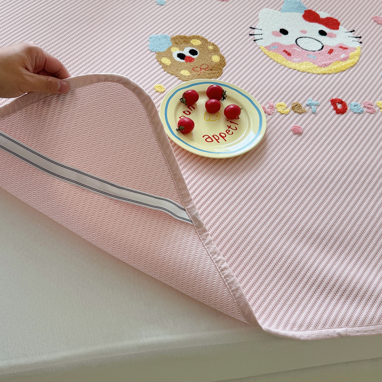 91家纺网 家纺一手货源 找家纺 顾里家纺 2026新款Pe凉感仿冰藤软席凉席三件套 甜圈小猫