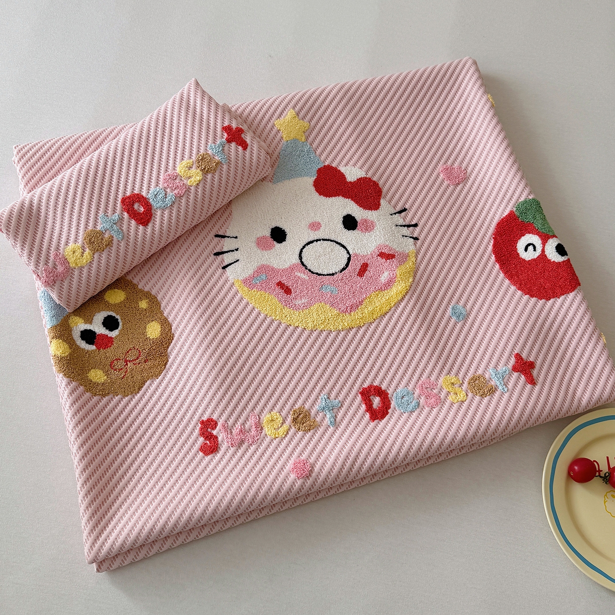 91家纺网 家纺一手货源 找家纺 顾里家纺 2026新款Pe凉感仿冰藤软席凉席三件套 甜圈小猫