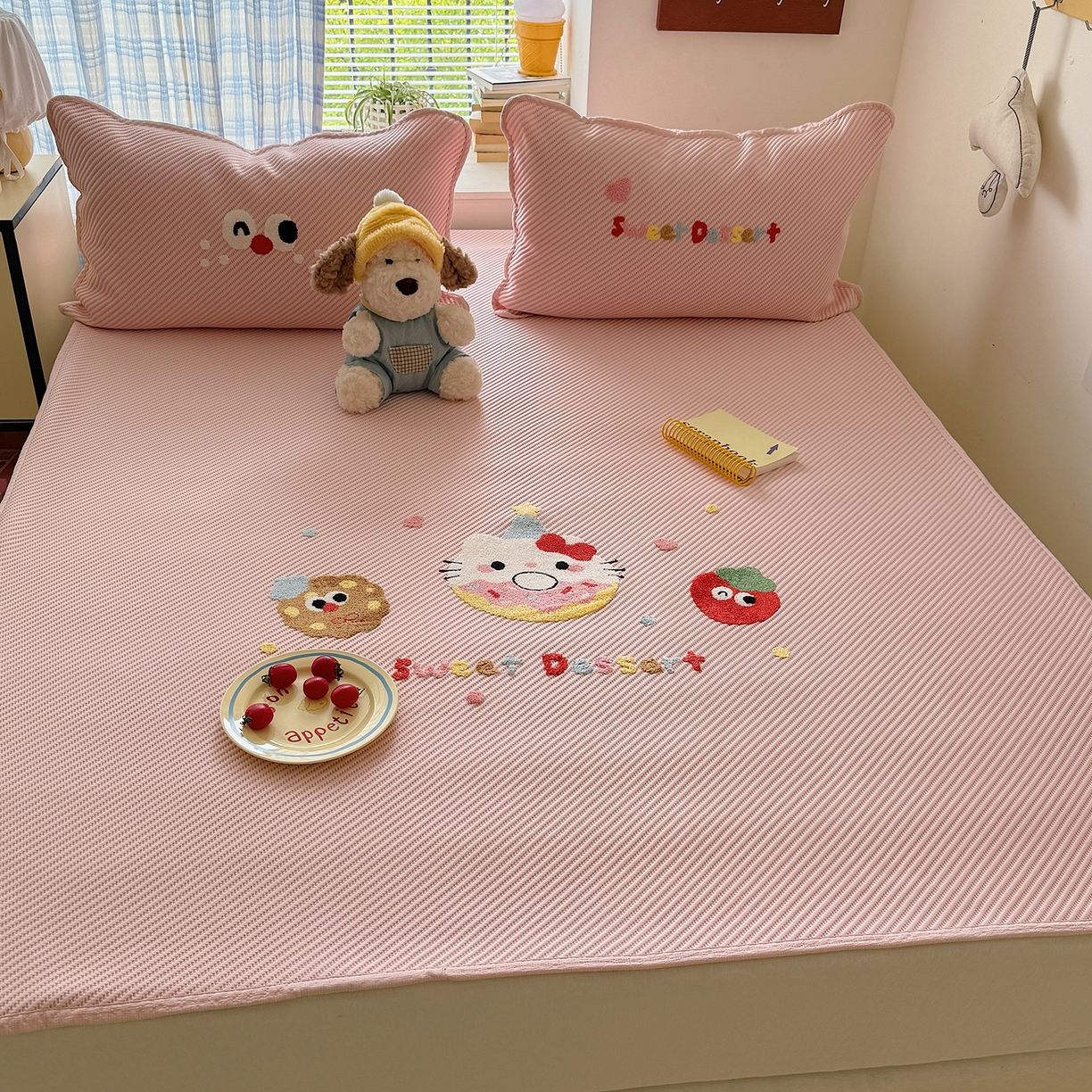 91家纺网 家纺一手货源 找家纺 顾里家纺 2026新款Pe凉感仿冰藤软席凉席三件套 甜圈小猫