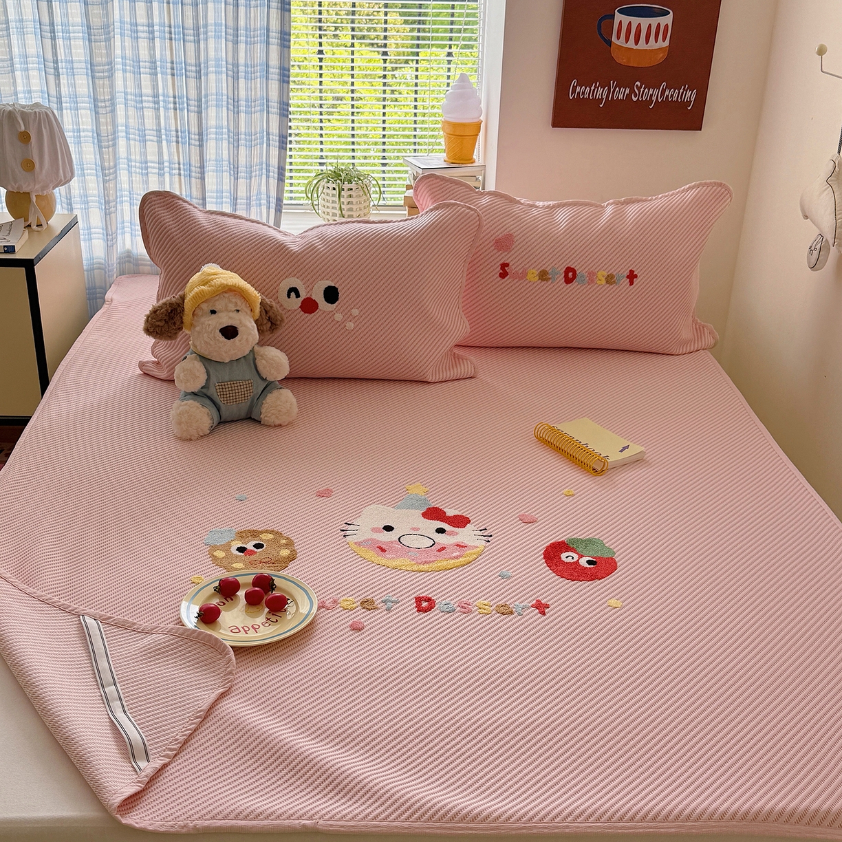 91家纺网 家纺一手货源 找家纺 顾里家纺 2026新款Pe凉感仿冰藤软席凉席三件套 甜圈小猫