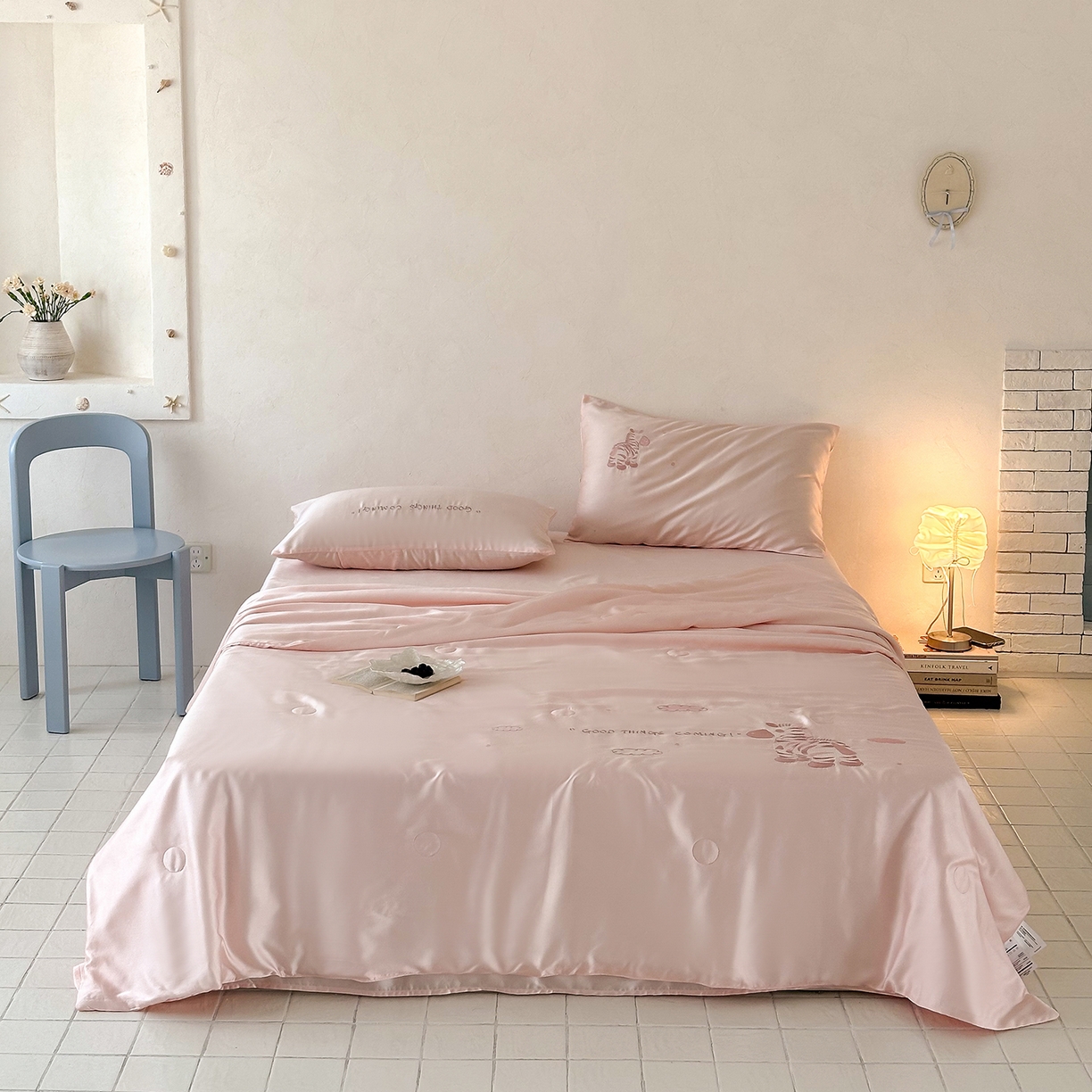 91家纺网 家纺一手货源 找家纺 极简 2026新款天丝小马刺绣夏被四件套轻云斑马 轻云斑马-粉