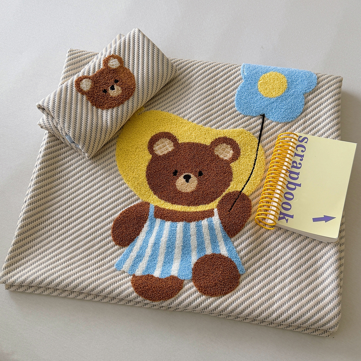 91家纺网 家纺一手货源 找家纺 顾里家纺 2026新款Pe凉感仿冰藤软席凉席三件套 香蕉熊