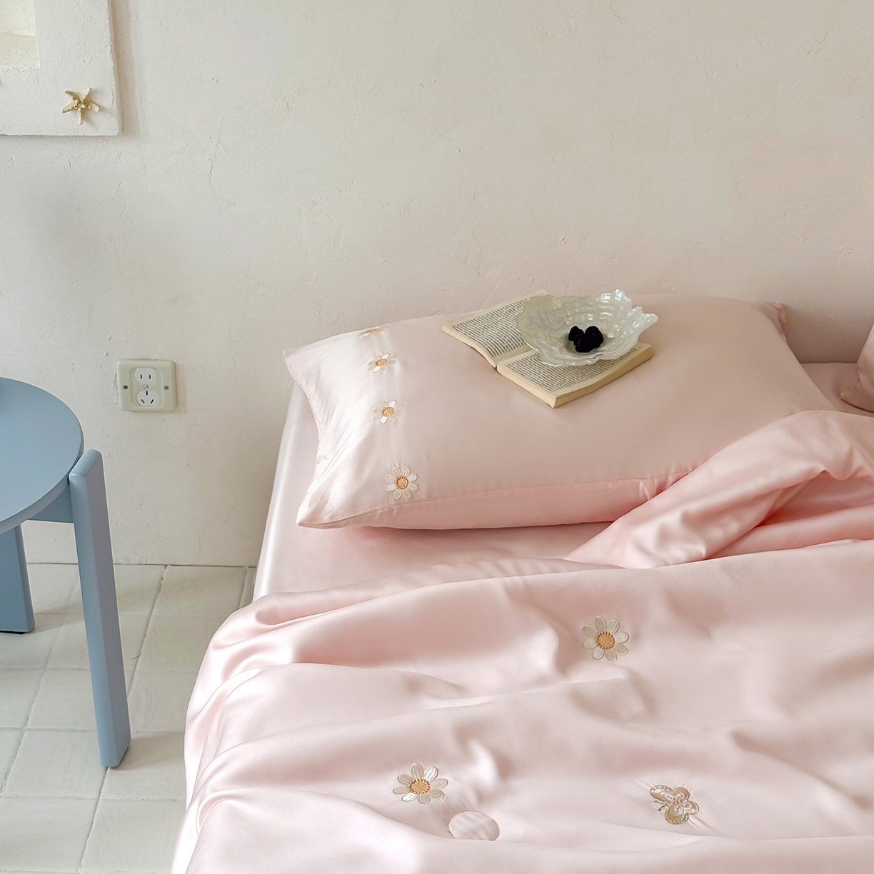 91家纺网 家纺一手货源 找家纺 极简 2026新款天丝小花刺绣夏被空调被夏凉被四件套雏花漫影 雏花漫影-粉