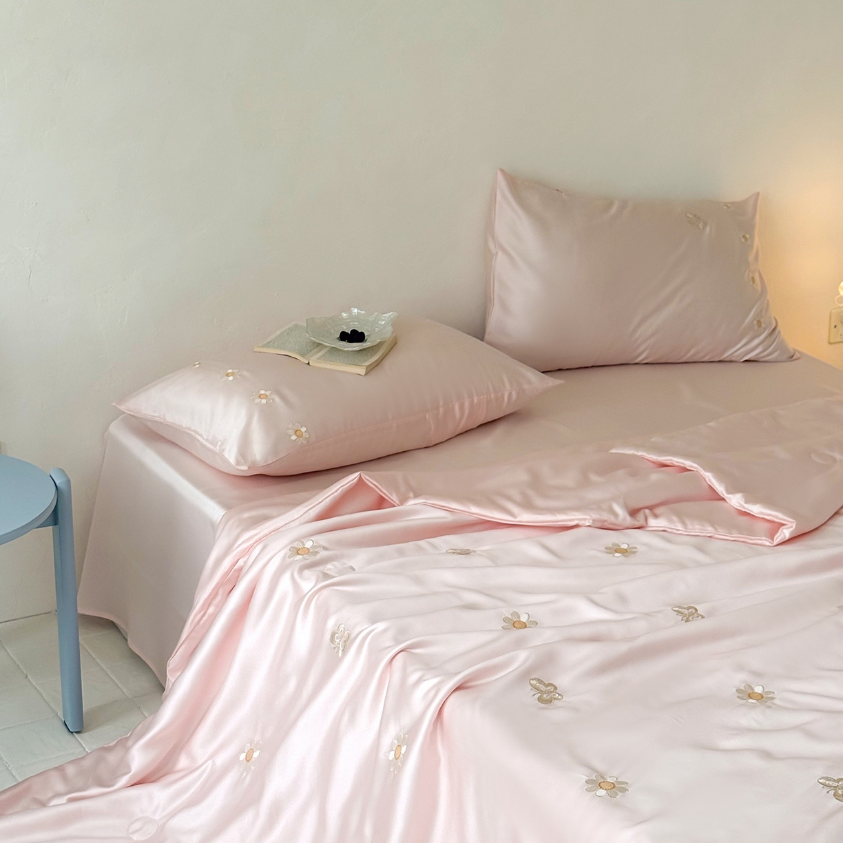 91家纺网 家纺一手货源 找家纺 极简 2026新款天丝小花刺绣夏被空调被夏凉被四件套雏花漫影 雏花漫影-粉