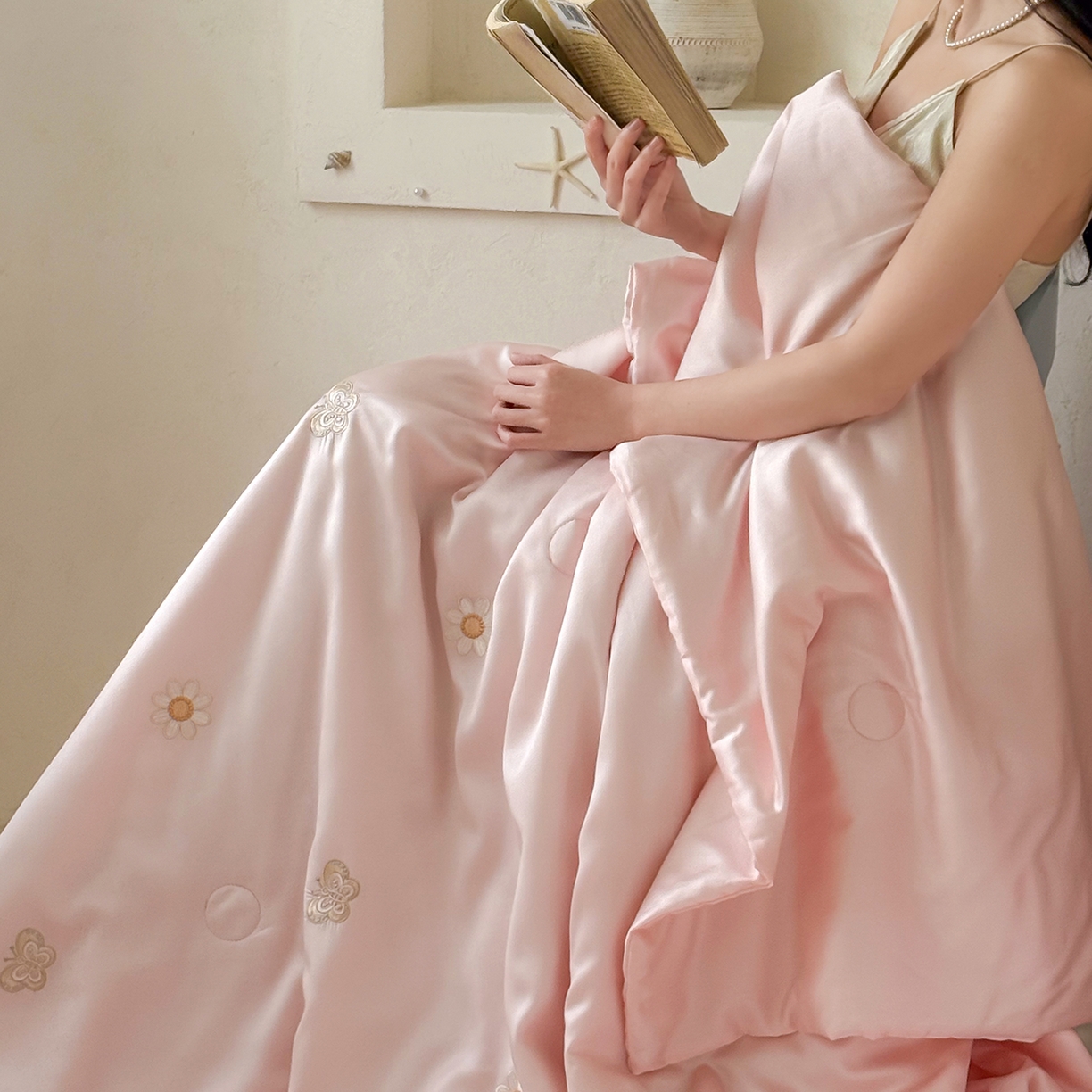 91家纺网 家纺一手货源 找家纺 极简 2026新款天丝小花刺绣夏被空调被夏凉被四件套雏花漫影 雏花漫影-粉