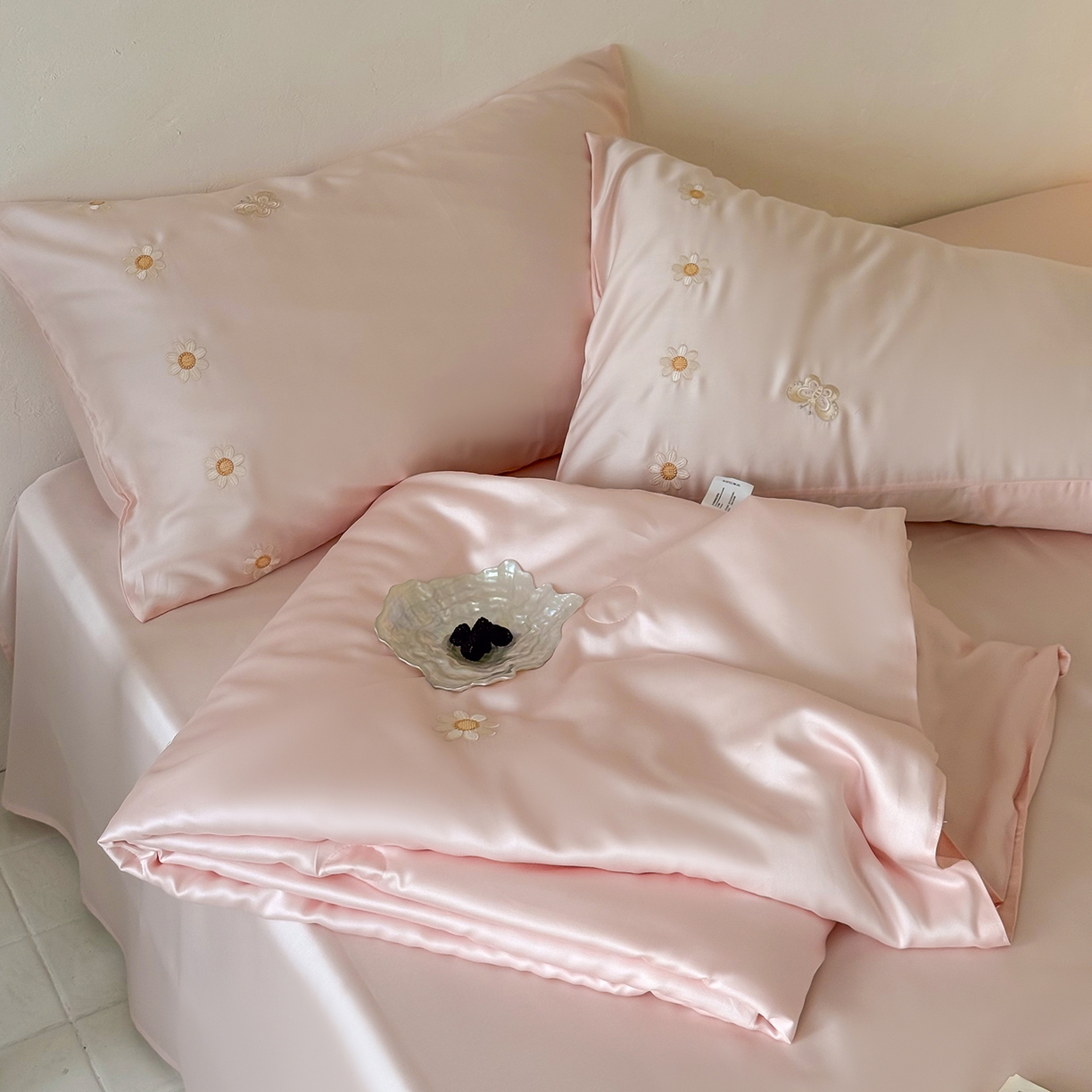91家纺网 家纺一手货源 找家纺 极简 2026新款天丝小花刺绣夏被空调被夏凉被四件套雏花漫影 雏花漫影-粉