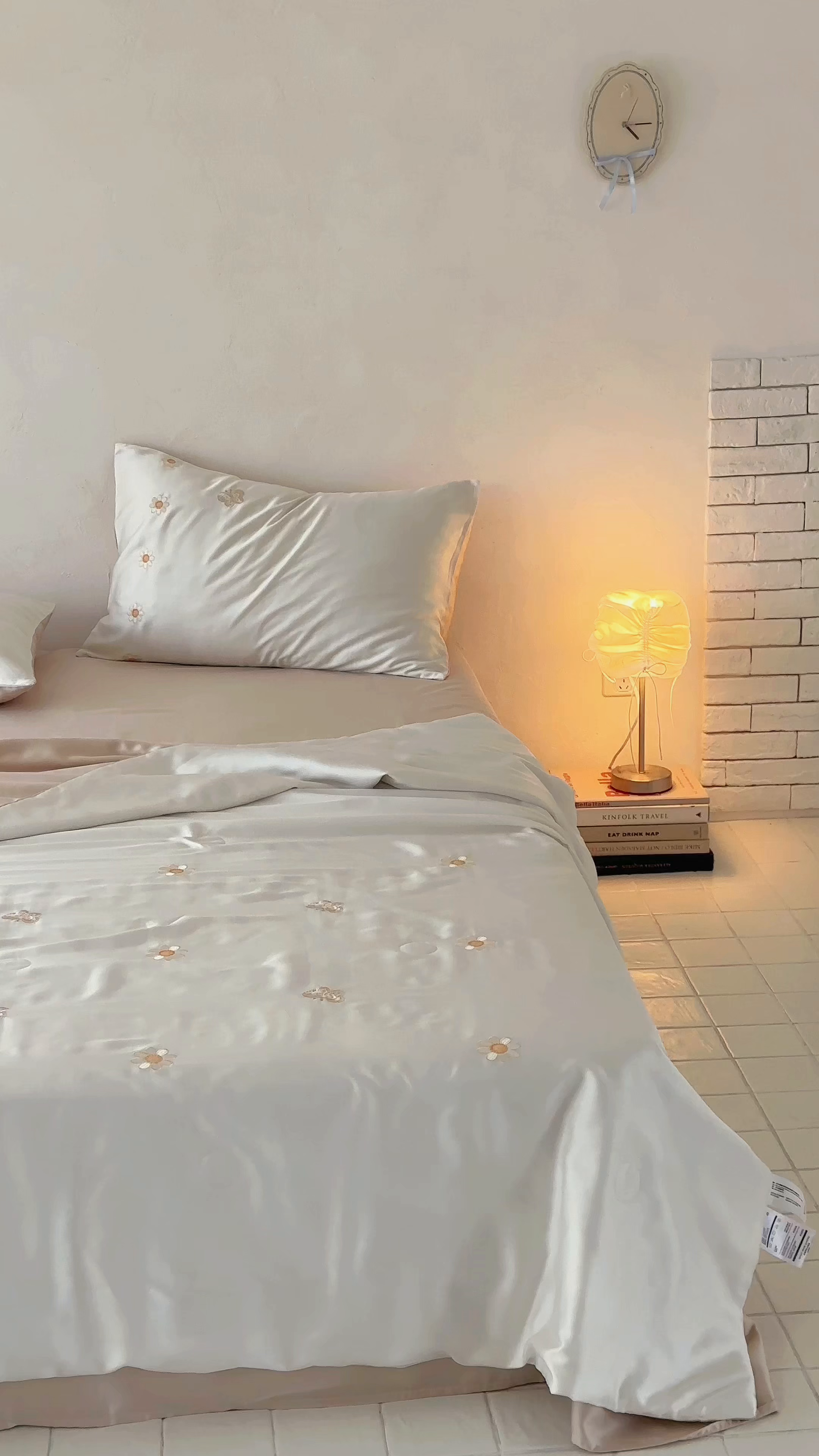 91家纺网 家纺一手货源 找家纺 （总）极简 2026新款天丝小花刺绣夏被空调被夏凉被四件套雏花漫影