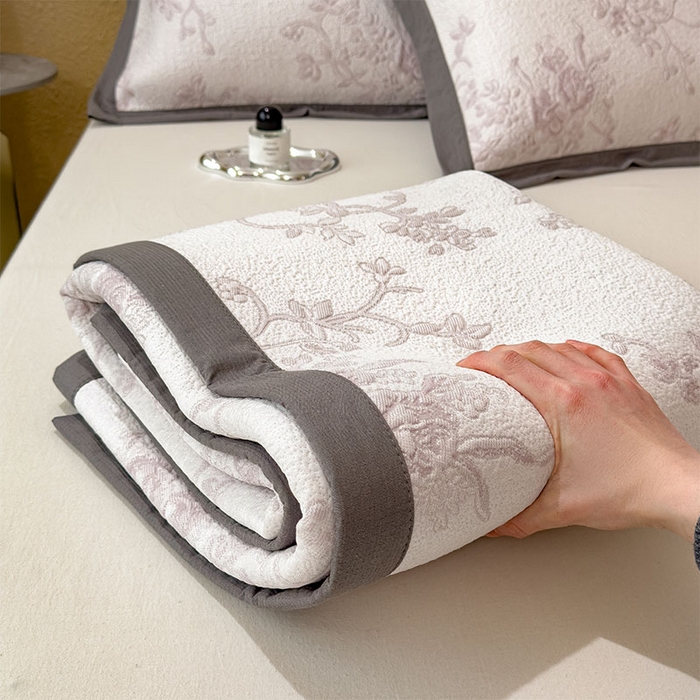 91家纺网 家纺一手货源 找家纺 女子家纺 2026新款夏天A类母婴级凉感值过0.21凉豆豆软席凉席-思琳娜系列 思琳娜-淡雅紫-床席款