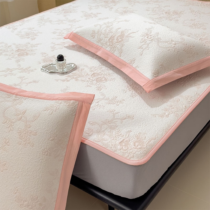 91家纺网 家纺一手货源 找家纺 女子家纺 2026新款夏天A类母婴级凉感值过0.21凉豆豆软席凉席-思琳娜系列 思琳娜-冰粉-床笠款