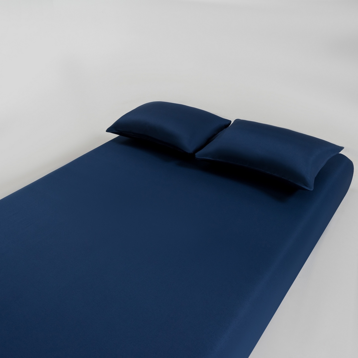 91家纺网 家纺一手货源 找家纺 （总）花伞家居 2026新款高级感简约烫画水洗真丝单床笠床笠单件