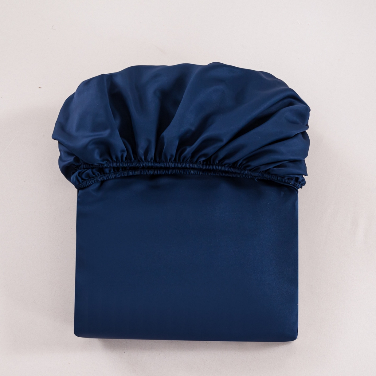 91家纺网 家纺一手货源 找家纺 （总）花伞家居 2026新款高级感简约烫画水洗真丝单床笠床笠单件