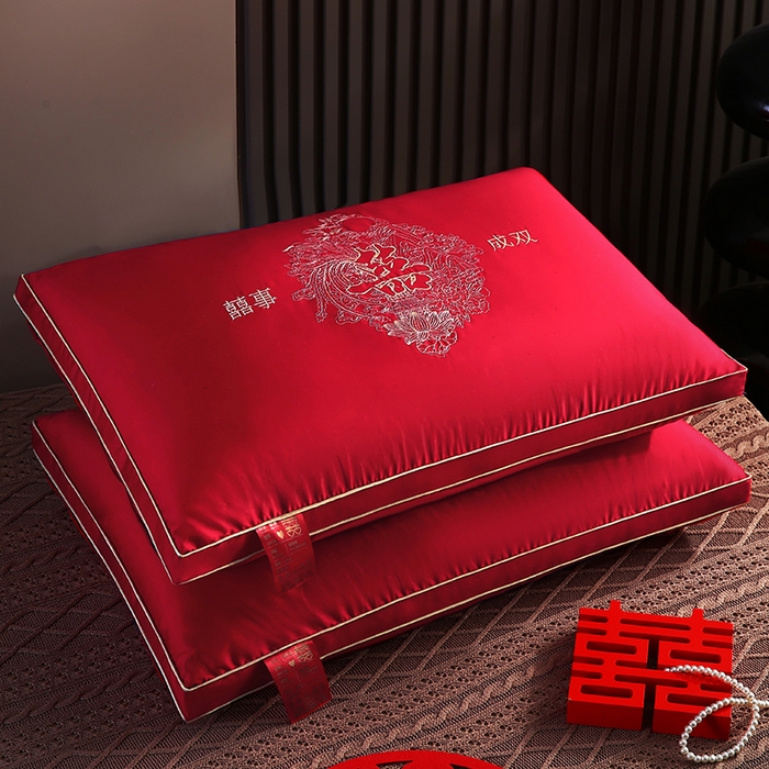 91家纺网 家纺一手货源 找家纺 （总）贤内助家纺 2026新款全棉刺绣婚庆枕羽丝枕护肩枕枕头枕芯系列-锦绣良缘
