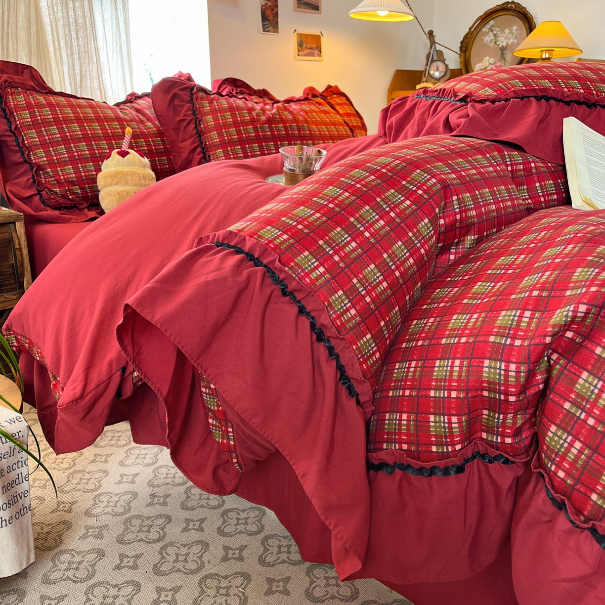 91家纺网 家纺一手货源 找家纺 花伞家居 2026新款韩系大花边加厚磨毛四件套含买家秀 韩版-红冕