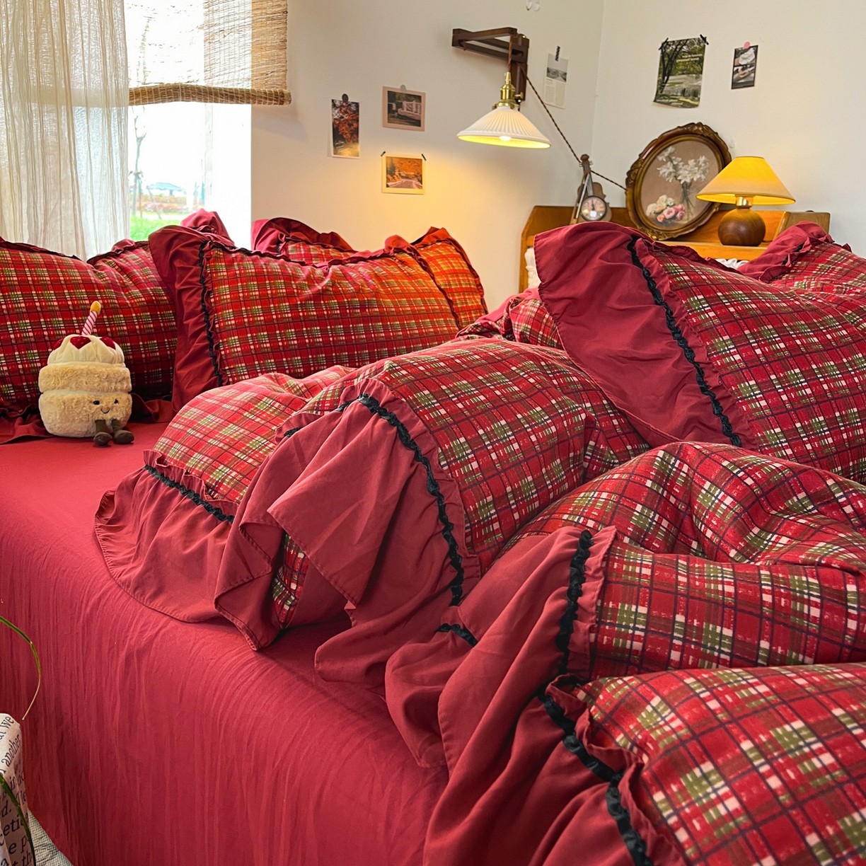 91家纺网 家纺一手货源 找家纺 花伞家居 2026新款韩系大花边加厚磨毛四件套含买家秀 韩版-红冕