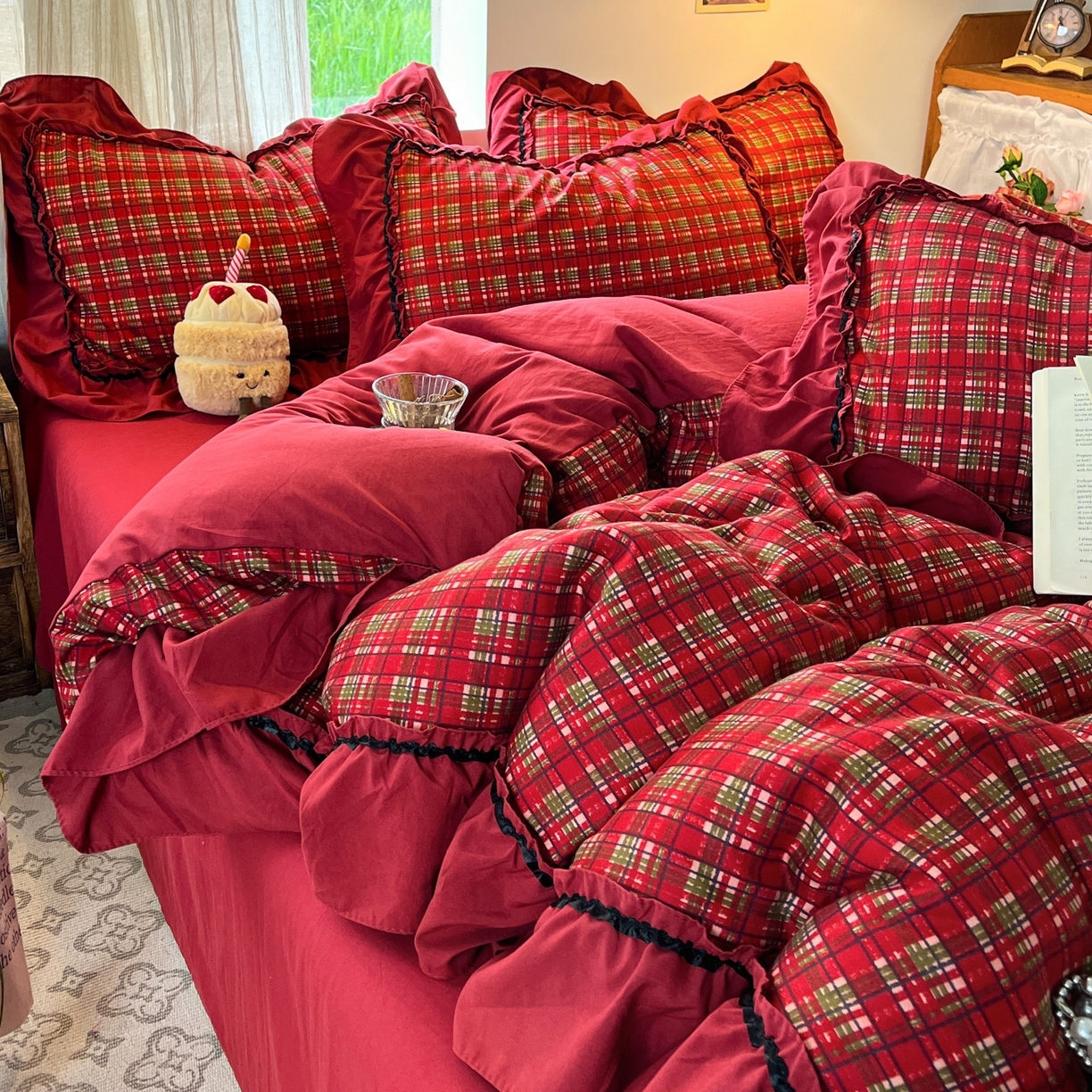 91家纺网 家纺一手货源 找家纺 花伞家居 2026新款韩系大花边加厚磨毛四件套含买家秀 韩版-红冕