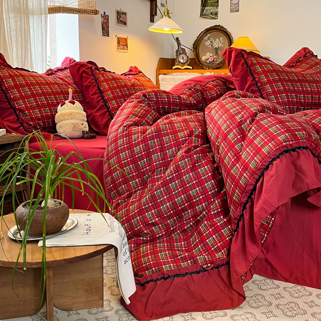 91家纺网 家纺一手货源 找家纺 花伞家居 2026新款韩系大花边加厚磨毛四件套含买家秀 韩版-红冕