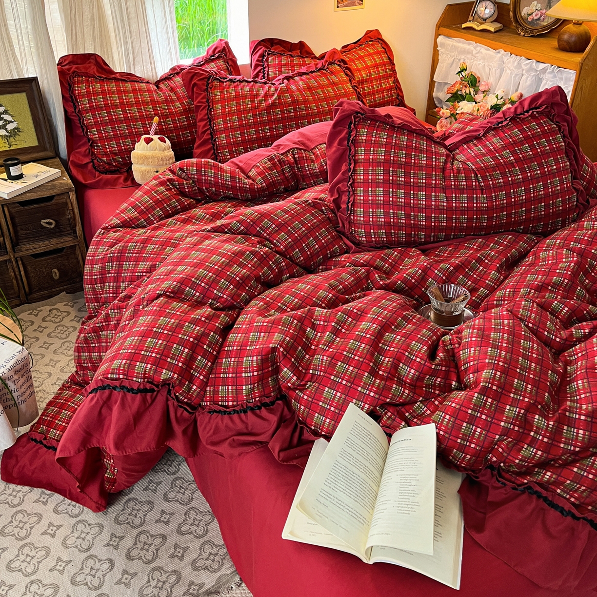 91家纺网 家纺一手货源 找家纺 花伞家居 2026新款韩系大花边加厚磨毛四件套含买家秀 韩版-红冕