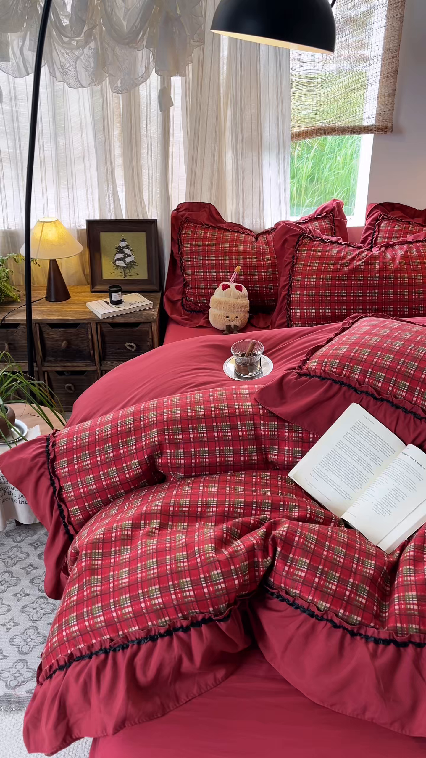 91家纺网 家纺一手货源 找家纺 花伞家居 2026新款韩系大花边加厚磨毛四件套含买家秀 韩版-红冕