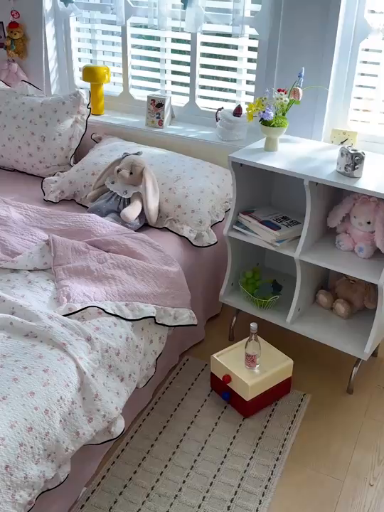 91家纺网 家纺一手货源 找家纺 水墨江南 2026新款泡芙纱花边夏被四件套 粉色小兔