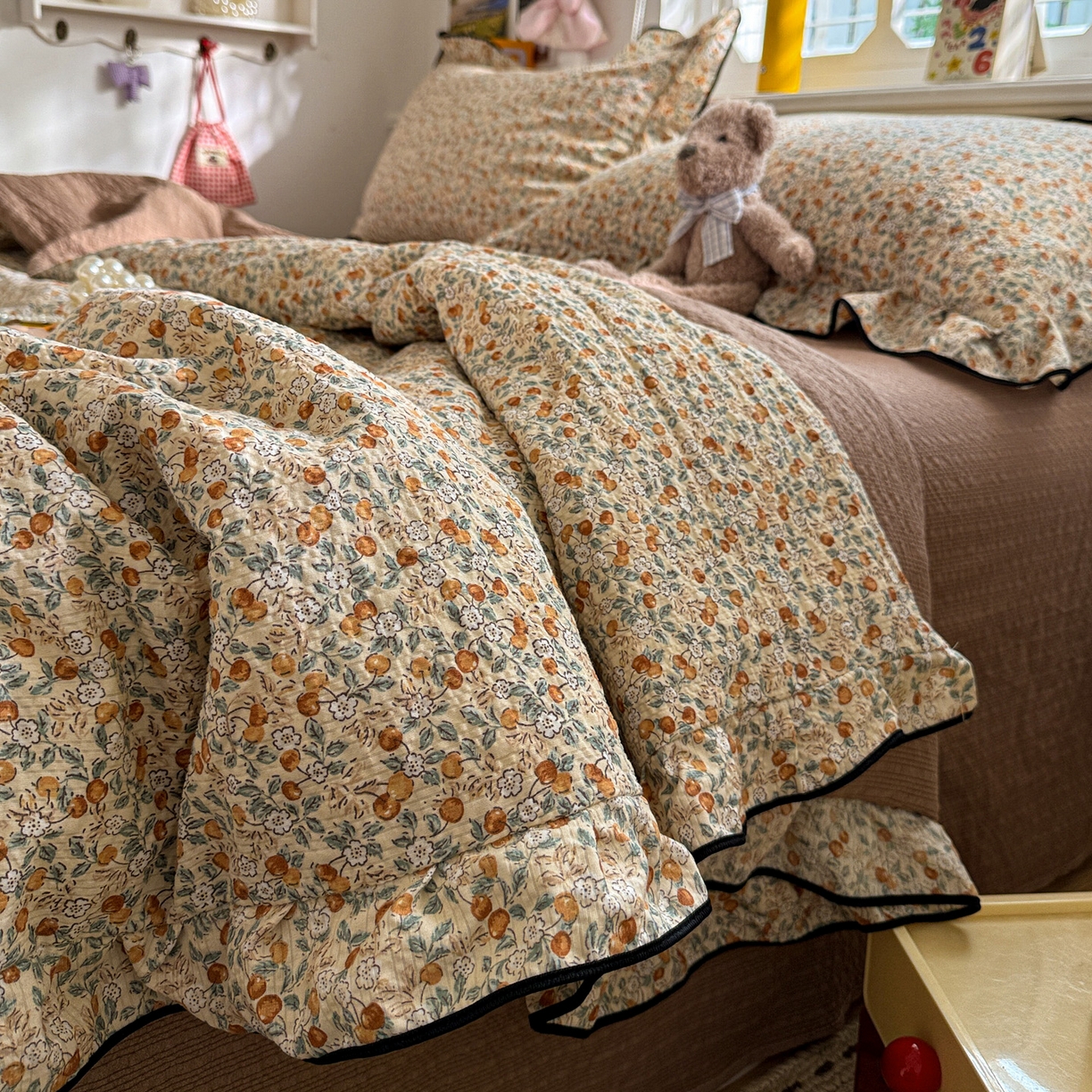 91家纺网 家纺一手货源 找家纺 水墨江南 2026新款泡芙纱花边夏被四件套 红果果