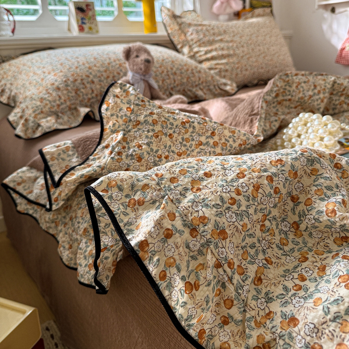 91家纺网 家纺一手货源 找家纺 水墨江南 2026新款泡芙纱花边夏被四件套 红果果