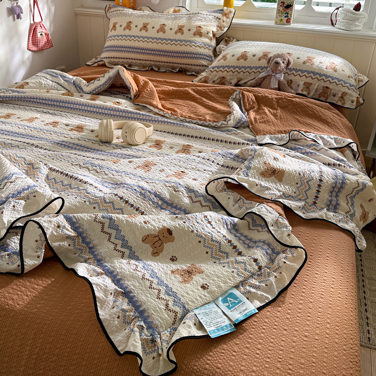 91家纺网 家纺一手货源 找家纺 水墨江南 2026新款泡芙纱花边夏被四件套 可爱熊