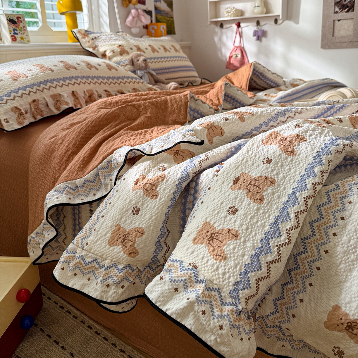 91家纺网 家纺一手货源 找家纺 水墨江南 2026新款泡芙纱花边夏被四件套 可爱熊