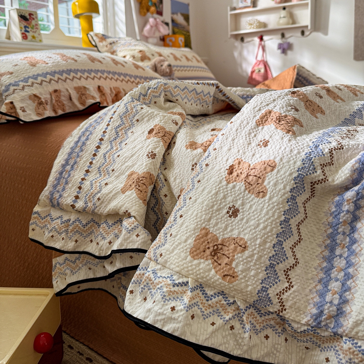 91家纺网 家纺一手货源 找家纺 水墨江南 2026新款泡芙纱花边夏被四件套 可爱熊