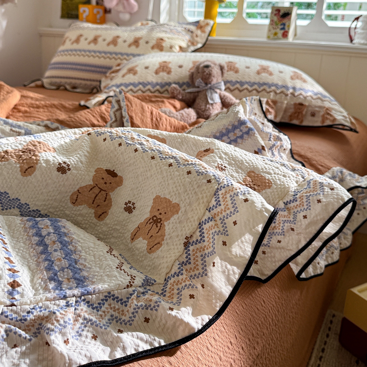 91家纺网 家纺一手货源 找家纺 水墨江南 2026新款泡芙纱花边夏被四件套 可爱熊