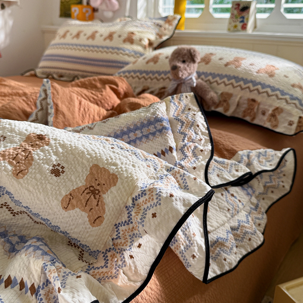 91家纺网 家纺一手货源 找家纺 水墨江南 2026新款泡芙纱花边夏被四件套 可爱熊