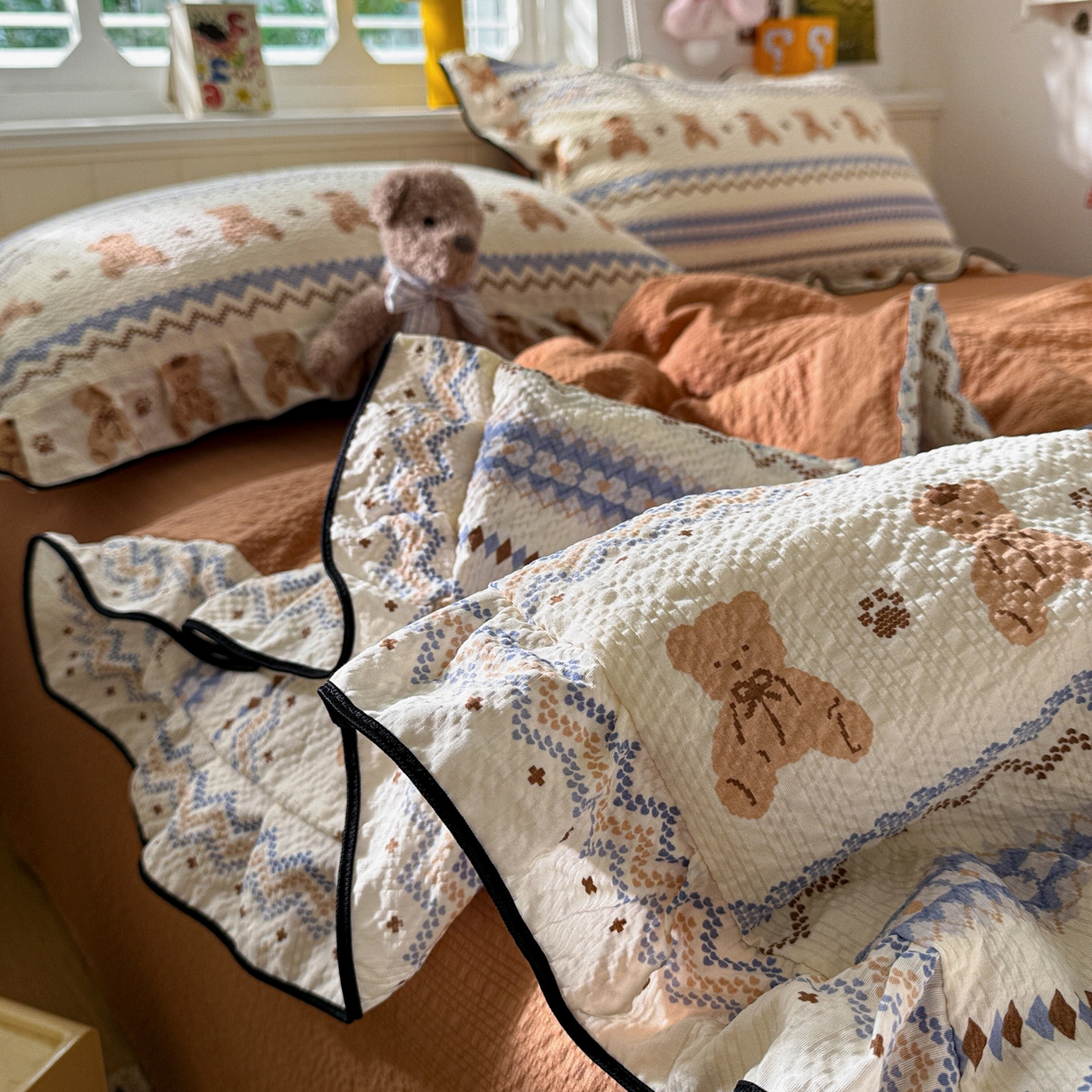 91家纺网 家纺一手货源 找家纺 水墨江南 2026新款泡芙纱花边夏被四件套 可爱熊