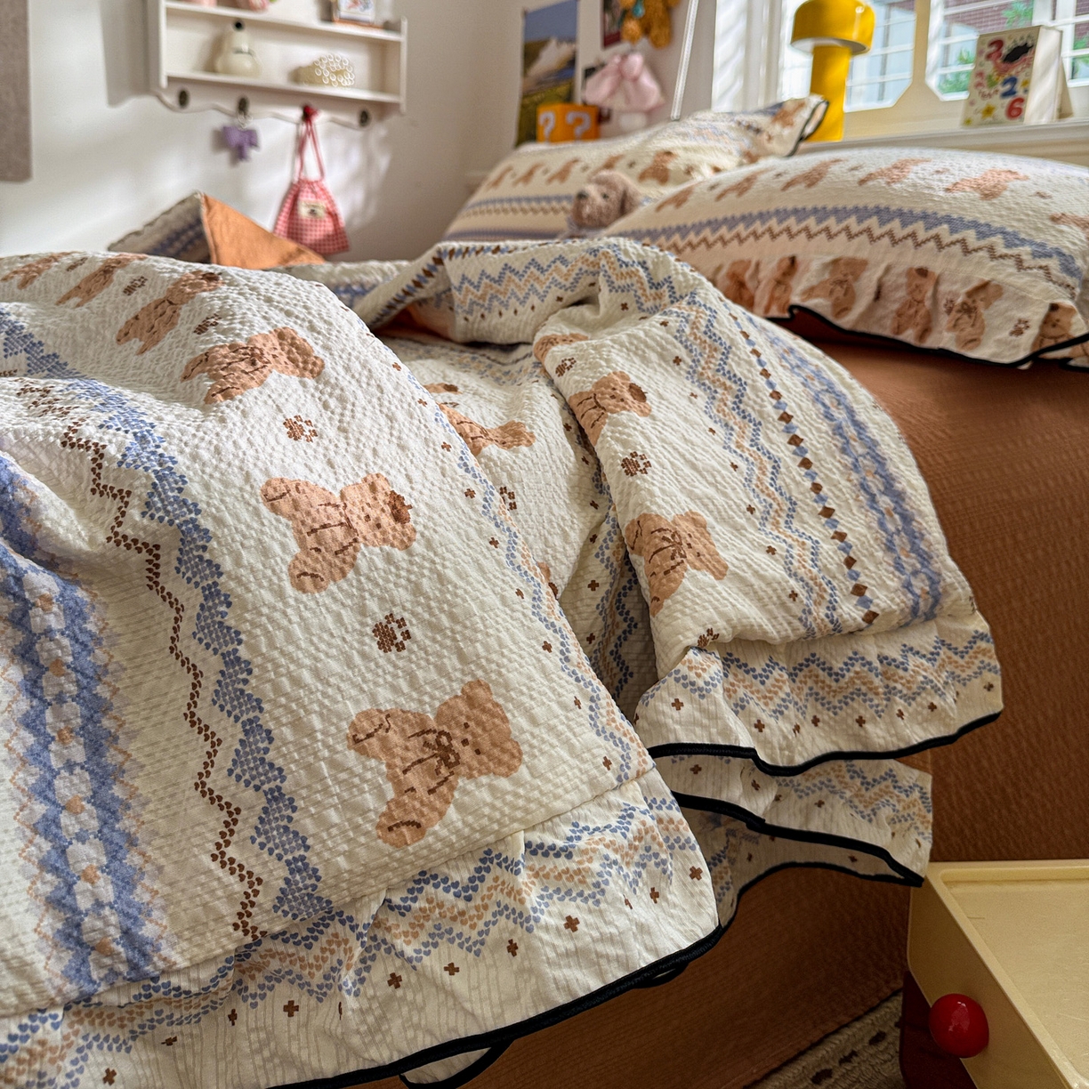 91家纺网 家纺一手货源 找家纺 水墨江南 2026新款泡芙纱花边夏被四件套 可爱熊