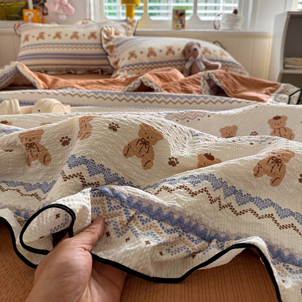 91家纺网 家纺一手货源 找家纺 水墨江南 2026新款泡芙纱花边夏被四件套 可爱熊