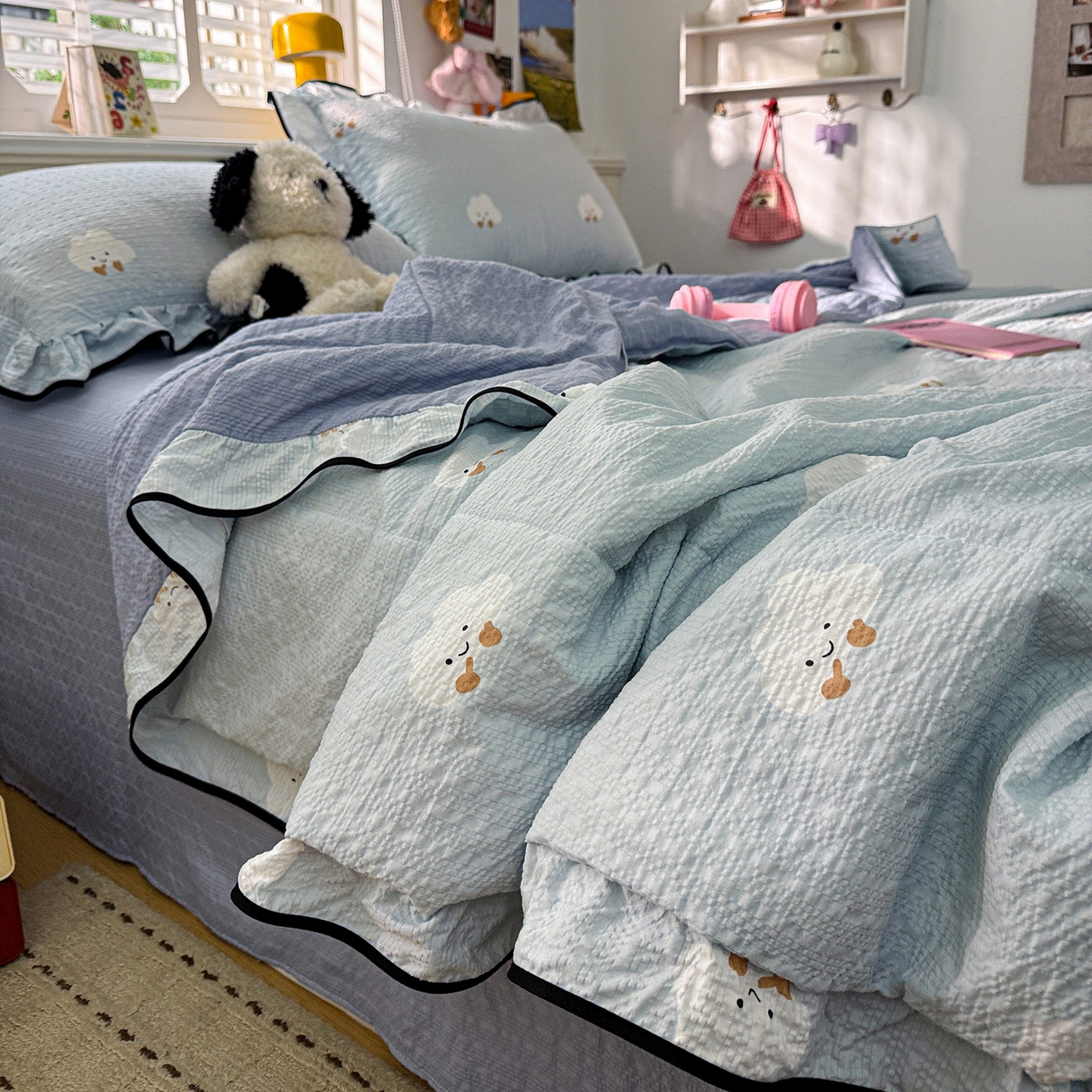 91家纺网 家纺一手货源 找家纺 水墨江南 2026新款泡芙纱花边夏被四件套 快乐云朵