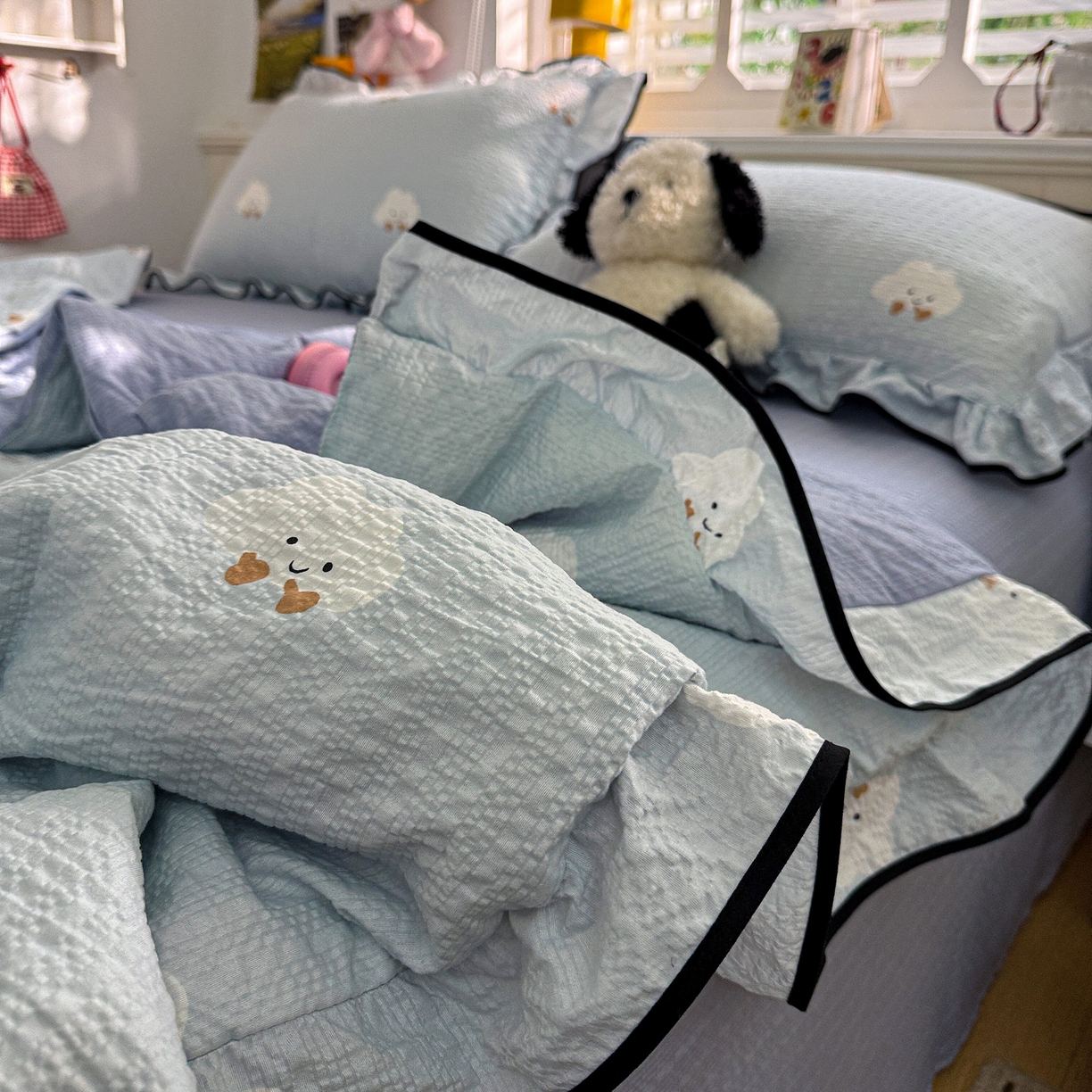 91家纺网 家纺一手货源 找家纺 水墨江南 2026新款泡芙纱花边夏被四件套 快乐云朵