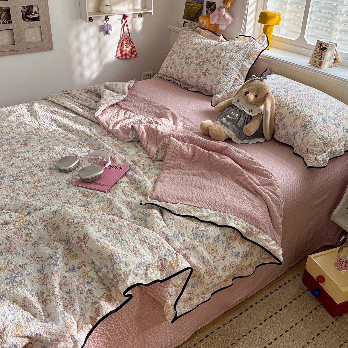 91家纺网 家纺一手货源 找家纺 水墨江南 2026新款泡芙纱花边夏被四件套 浪漫粉黛