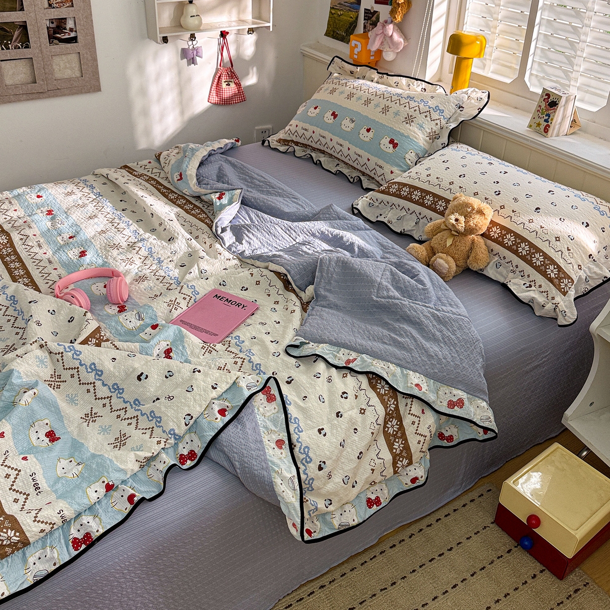 91家纺网 家纺一手货源 找家纺 水墨江南 2026新款泡芙纱花边夏被四件套 猫猫聚会