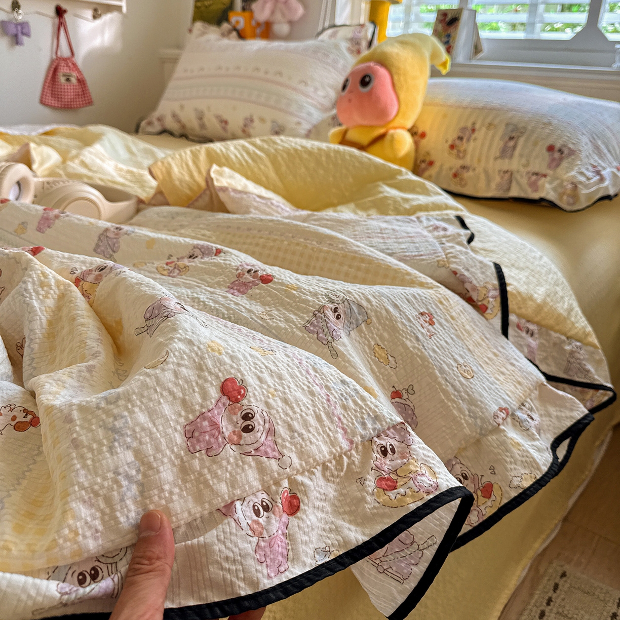 91家纺网 家纺一手货源 找家纺 水墨江南 2026新款泡芙纱花边夏被四件套 奶酪星仔