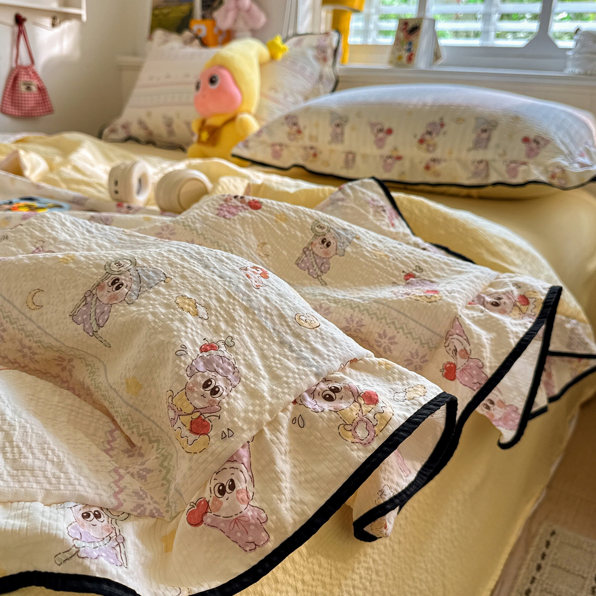 91家纺网 家纺一手货源 找家纺 水墨江南 2026新款泡芙纱花边夏被四件套 奶酪星仔