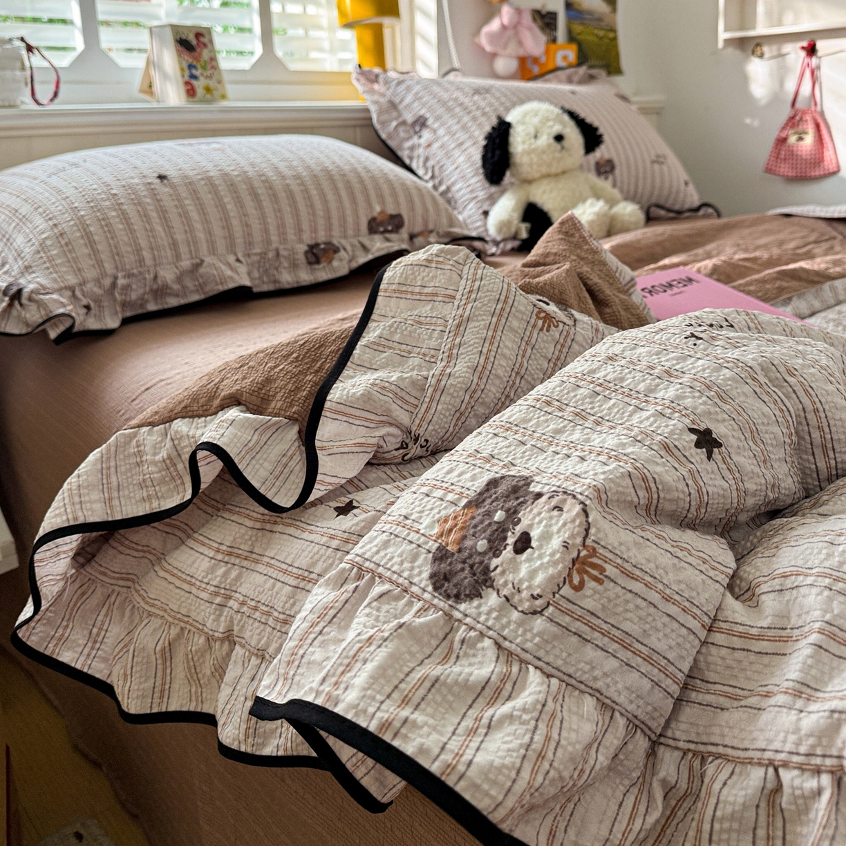 91家纺网 家纺一手货源 找家纺 水墨江南 2026新款泡芙纱花边夏被四件套 幸运小狗