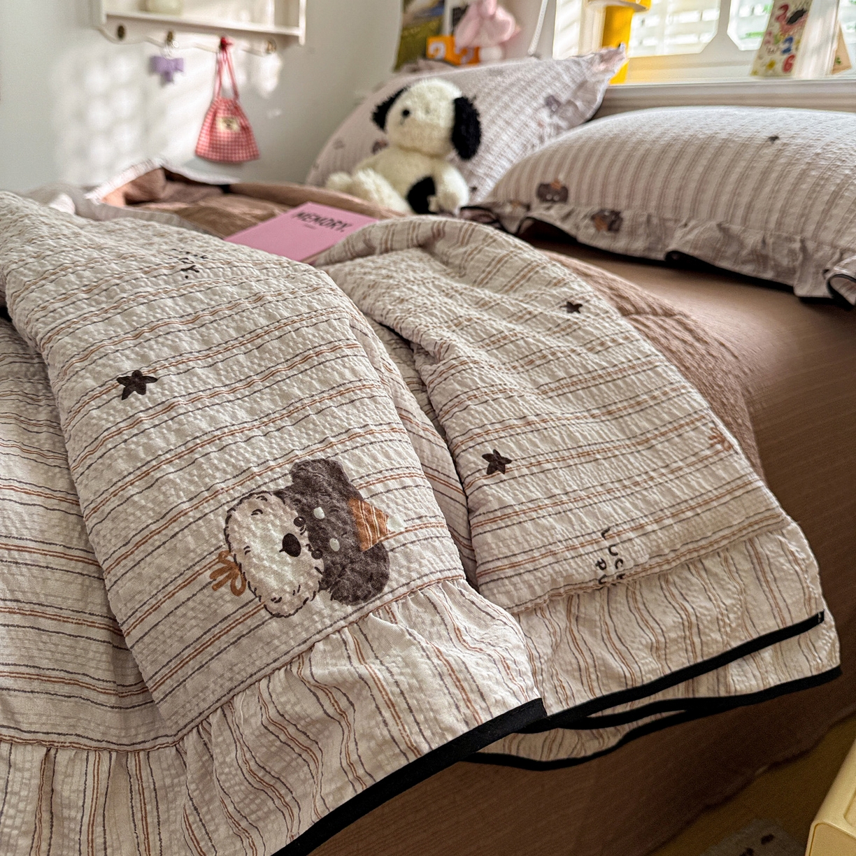 91家纺网 家纺一手货源 找家纺 水墨江南 2026新款泡芙纱花边夏被四件套 幸运小狗