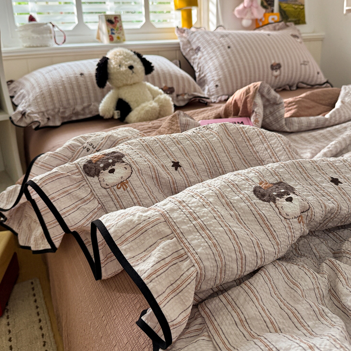 91家纺网 家纺一手货源 找家纺 水墨江南 2026新款泡芙纱花边夏被四件套 幸运小狗